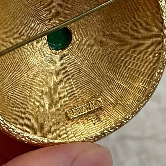 Vintage Florenza Enamel Circle Brooch. - Picture 2 of 5